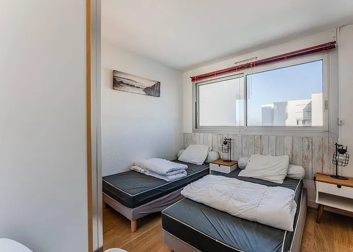 Aiguillon: T3 Avec Balcons Et Parking - Fr-1-433-147 公寓 *