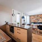 Appartement Aiguillon: T3 Avec Balcons Et Parking - Fr-1-433-147