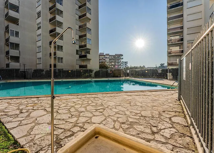 Aiguillon: T3 Avec Balcons Et Parking - Fr-1-433-147 *